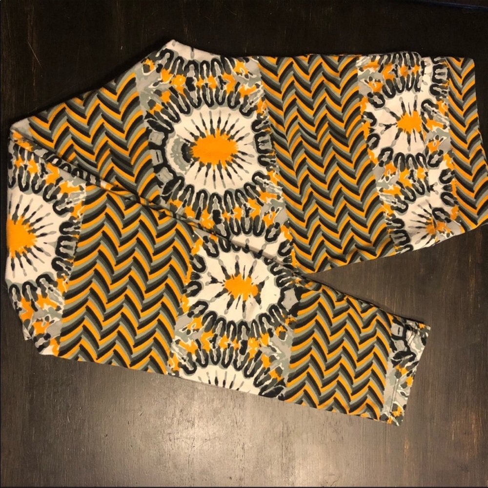 2 pair of LulaRoe TC leggings